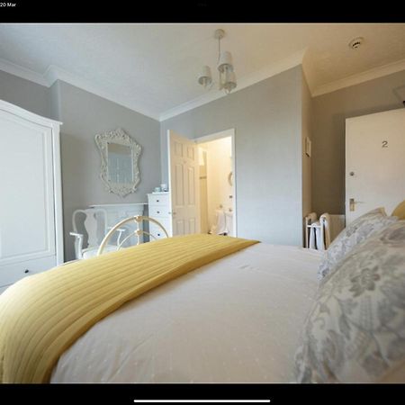 Albury House Bed & Breakfast Кромър Екстериор снимка