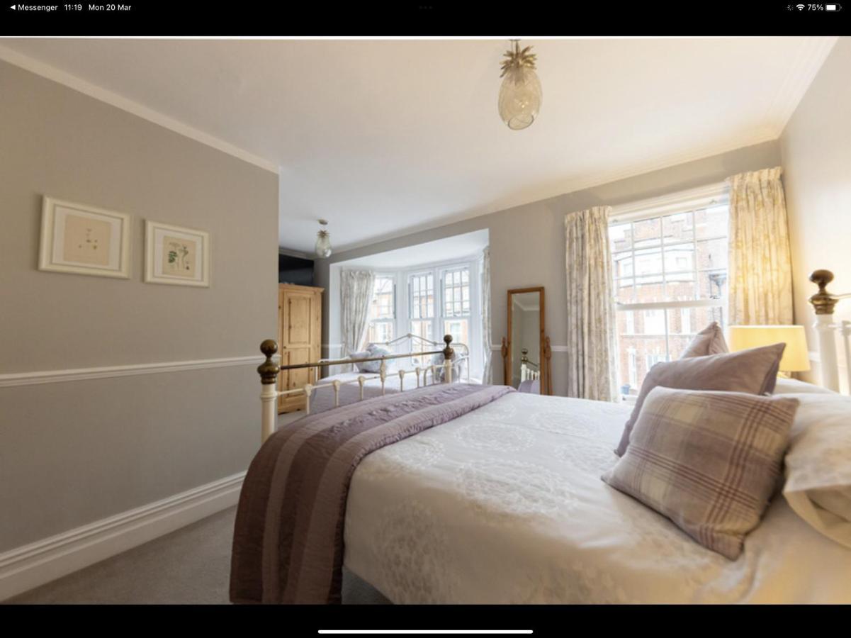 Albury House Bed & Breakfast Кромър Екстериор снимка