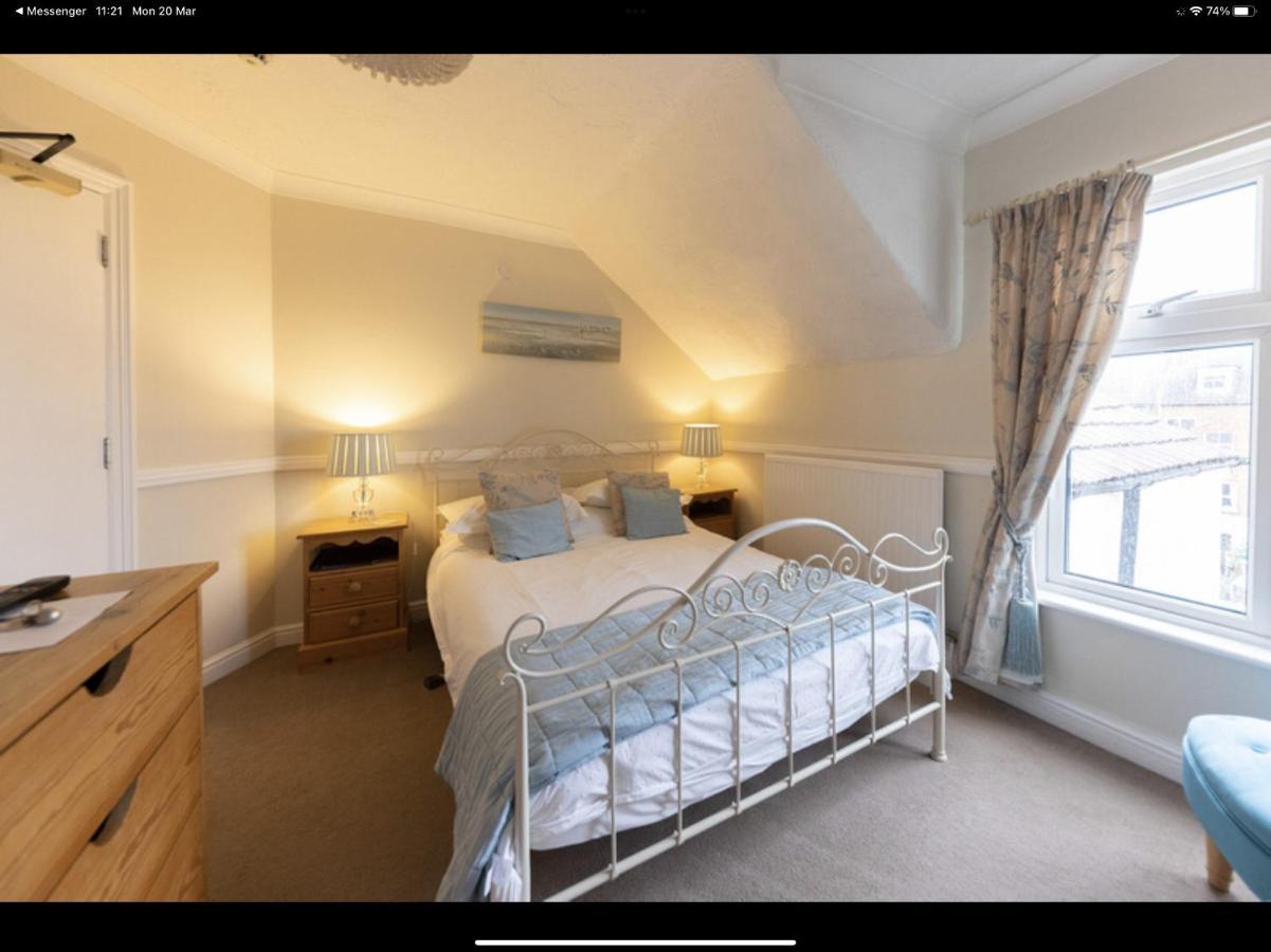 Albury House Bed & Breakfast Кромър Екстериор снимка